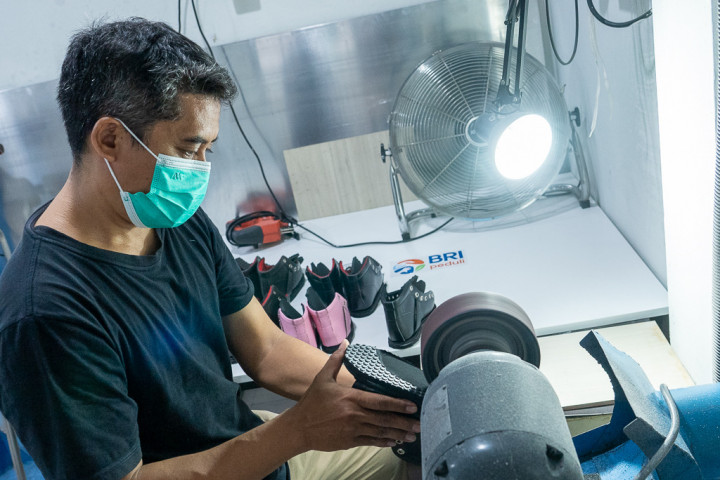 BRI Peduli Salurkan Beasiswa dan Sarana Prasarana untuk YPAC Jakarta