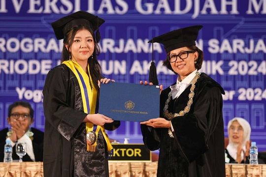 Bikin Strategi Tepat, Uphe Lulus Sarjana UGM di Usia 20 Tahun