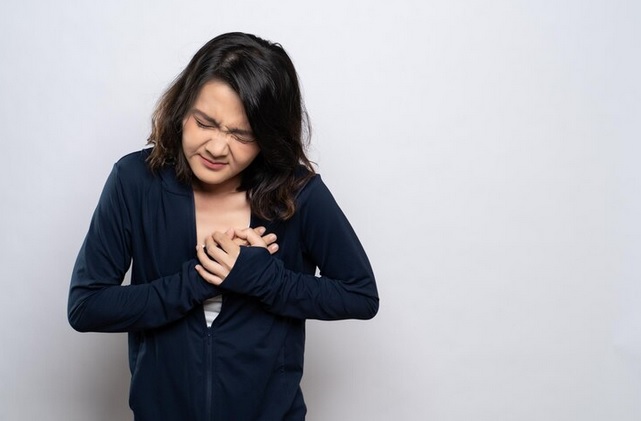 5 Cara Ini Bantu Ringankan Nyeri Payudara saat Menstruasi