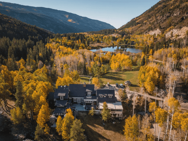 Intip Koleksi Properti Mewah Kevin Costner