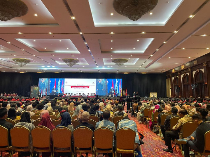 Fadli Zon Sampaikan Orasi Ilmiah di Wisuda UBK