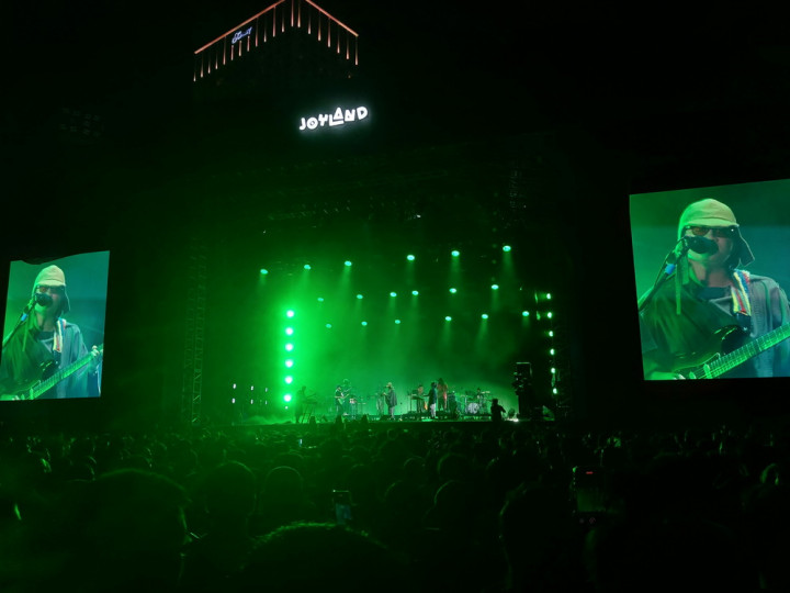 Kolaborasi Epik Hyukoh dan Sunset Rollercoaster di Joyland Fest Jakarta