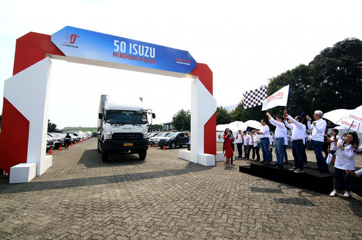 Isuzu Rayakan 50 Tahun di Indonesia, Pamer Aneka Model Truk & Mobil