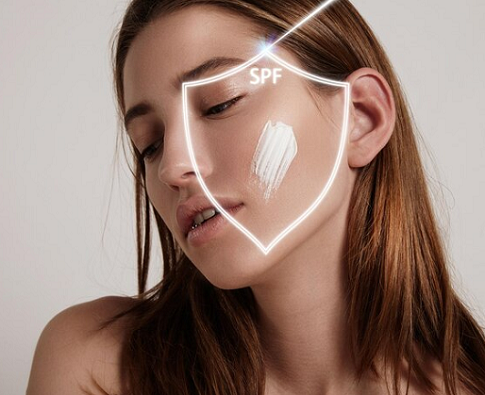 Sunblock vs Sunscreen, Manakah yang Lebih Baik untuk Kulitmu?