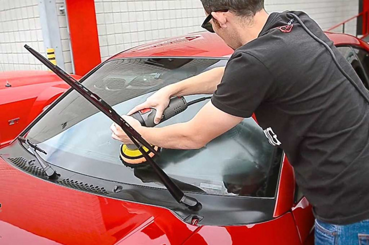 Cara Merawat Kaca Mobil agar Bersih dan Bebas Goresan