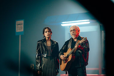 Maudy Ayunda dan Iwan Fals Refleksikan Kehidupan Kota di Lagu 