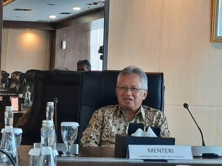 Beri Apresiasi, Mendiktisaintek: Terima Kasih Beasiswa OSC, Itu Bagus Sekali