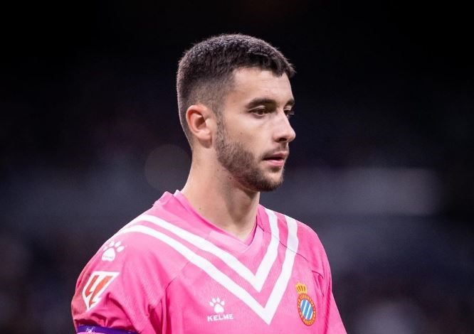 Kiper Espanyol Bersyukur Batal ke Arsenal