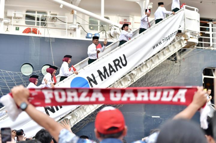 Lepas Delegasi SSEAYP, Menpora Dito Minta Wakil Indonesia Aktif Berdiplomasi