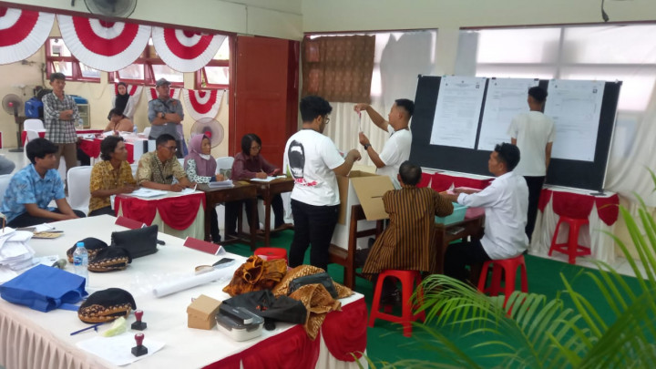 Andika-Hendi Unggul di TPS Jokowi