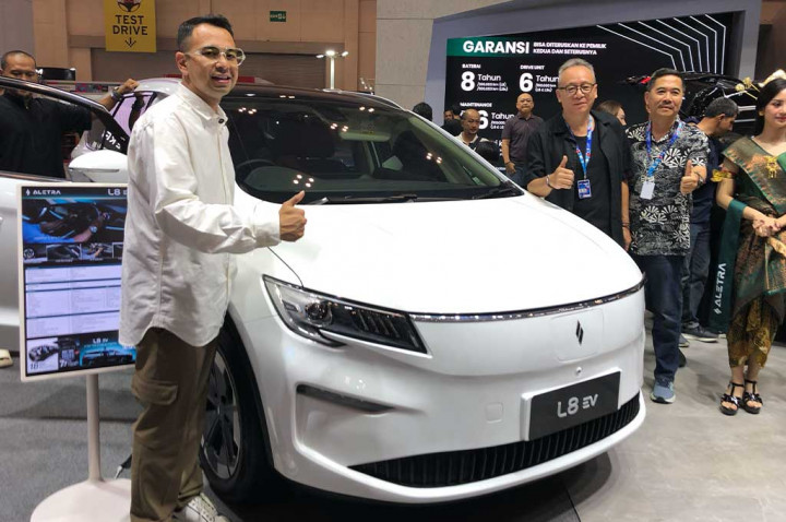 Datang ke MUF GJAW 2024, Aletra L8 EV ini Langsung jadi Milik Raffi Ahmad