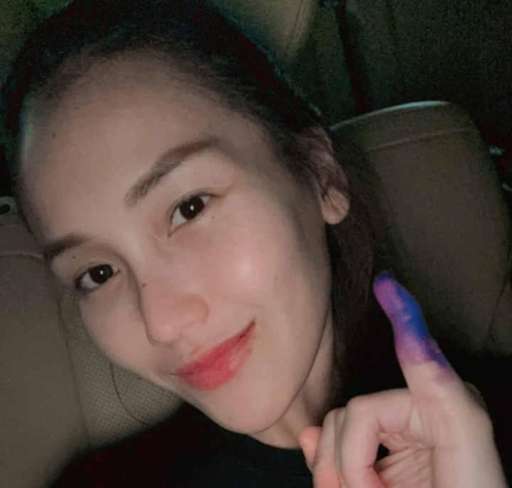 Ayu Ting Ting Dikerubuti Tetangga Usai Nyoblos Pilkada 2024