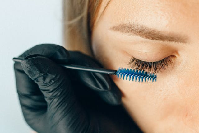 7 Cara Merawat Eyelash Extension, Dijamin Jadi Lebih Awet!