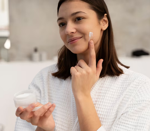 Panduan Memakai Retinol yang Benar untuk Pemula, Jangan Keliru Lagi, Ya!