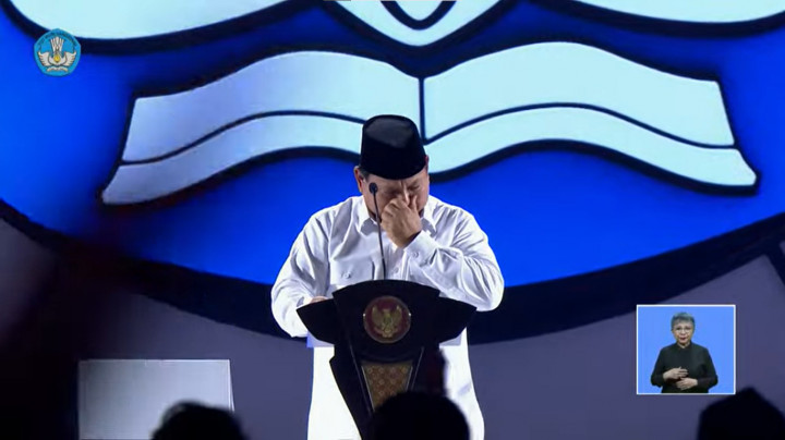 Prabowo Menangis Ucapkan Terima Kasih kepada Guru di Perayaan HGN
