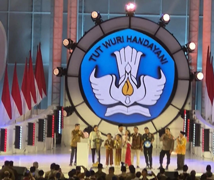 Heran Sama Para Guru, Prabowo: Kok Kalian Senang Banget Sama Teddy?