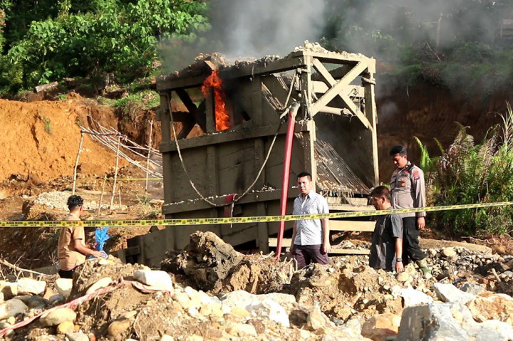 Pascapenembakan Kasat Reskrim, Tambang Ilegal di Solok Selatan Dibakar