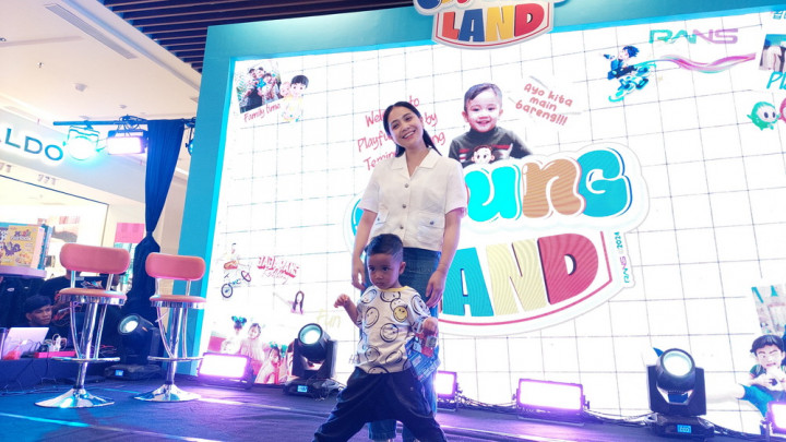 Nagita Slavina Lanjutkan Bisnis Camilan Kesukaan Rayyanza