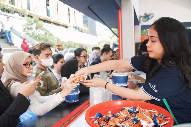 Nikmatnya 'Mendadak Bakso' Cara Makan Baru dengan Mi Bakso