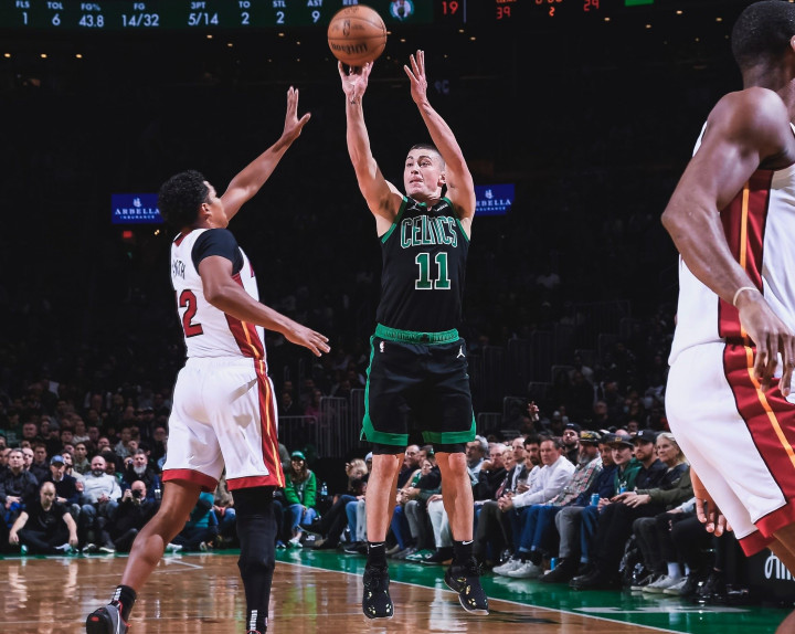 NBA: Brown dan Pritchard Pimpin Celtics Bekap Heat