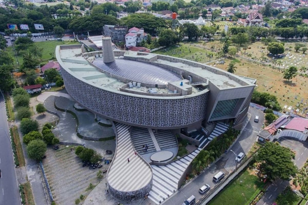 Museum Tsunami Aceh. (acehtourism.travel)