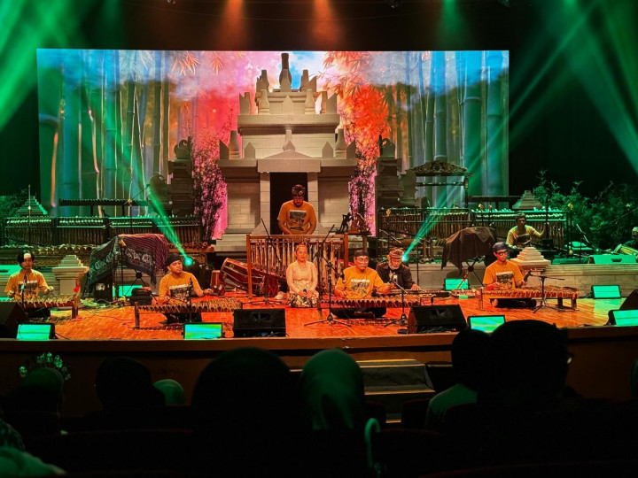 Sentuhan Unik Bottlesmoker dan Karinding Attack di Festival SADA AWI