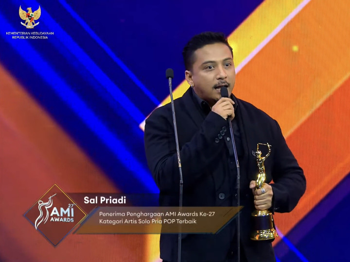 Cerita Sal Priadi Sewa Jas ke AMI Awards, Kini Jadi Pemenang