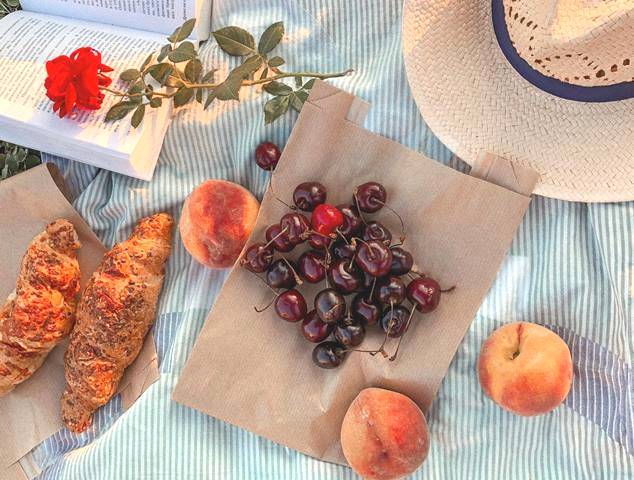 Buah-buahan ini tidak hanya menambah warna cerah pada makanan, tetapi juga kaya nutrisi. (Foto: Ilustrasi/Dok. Pexels.com)
