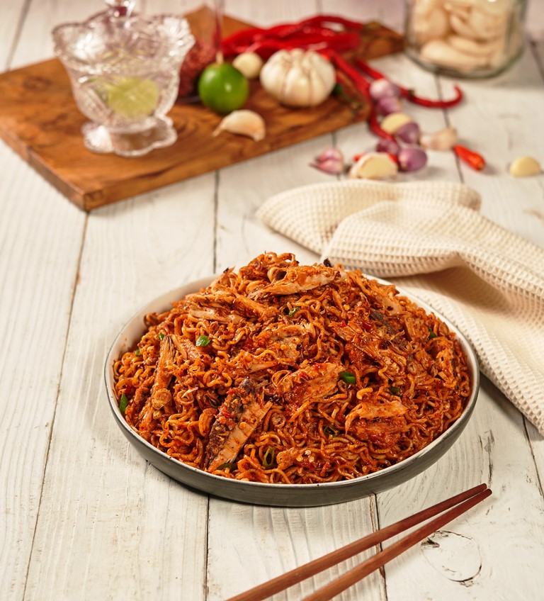 Produk terbaru Mercon Merah Putih ini memiliki nilai plus dibanding mie instan lainnya karena menghadirkan 100% ikan cakalang asli tanpa tepung yang disajikan sebagai topping mie instan. Dok. Ist