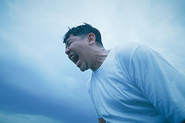 Donne Maula Rilis Video Musik “Daur Hidup,” Ajak Pendengar Merangkul Apa yang Telah Terjadi