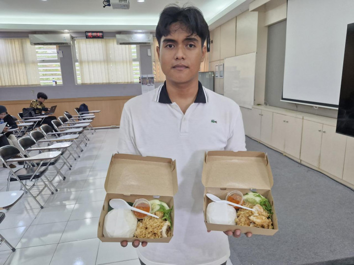 Kisah Mahasiswa ITS Viral, Kuliah Sambil Jualan Ayam Geprek