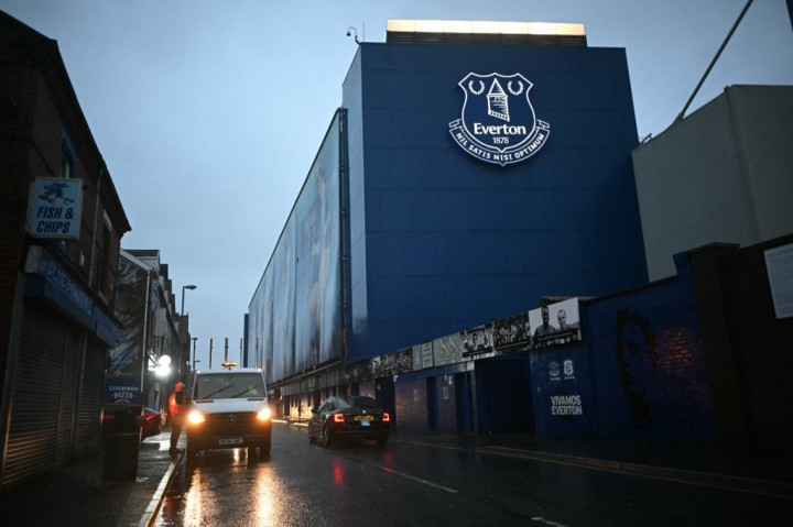 Cuaca Buruk, Laga Everton vs Liverpool Ditunda