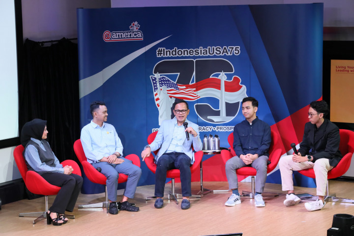 Wamendagri Bima Arya Ajak Generasi Muda Manfaatkan Peluang Bonus Demografi