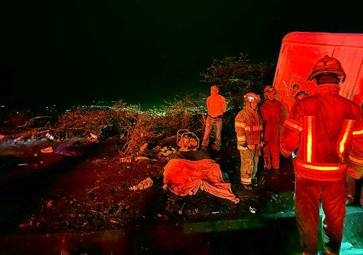 Bus Tabrakan dengan Mobil, 18 Orang Tewas