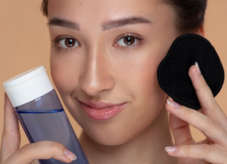 5 Alternatif Menghapus Make Up Selain Menggunakan Kapas