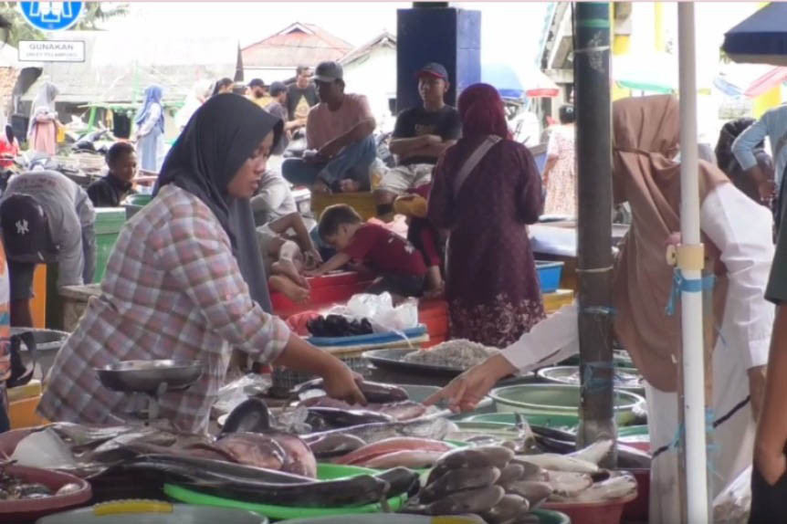 Cuaca Buruk, Hasil Tangkapan Para Nelayan di Karawang Menurun