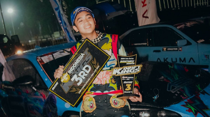 Bangga, Rofbell Sahroni Kalahkan 50 Pembalap <i>Drif</i> Internasional
