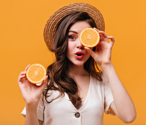 Jeruk kaya akan vitamin C dan dapat mencegah rambut rontok, serta membuatnya lebih kuat. (Foto: Ilustrasi. Dok. Freepik.com)