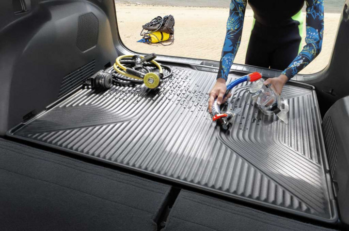 Kia Rintis Penggunaan Plastik Daur Ulang dari The Ocean Cleanup