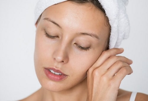 7 Cara Mengecilkan Pori-pori Wajah Secara Alami