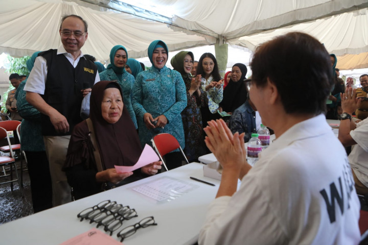 Peringati Hari Ibu,  Ribuan Warga Balaraja Mendapatkan Pelayanan Kesehatan Gratis