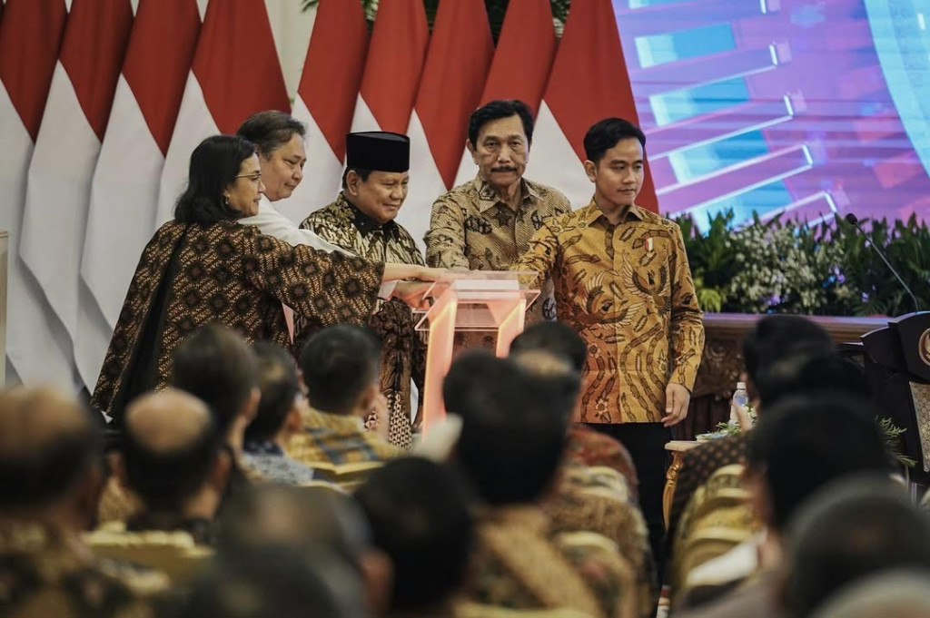 Presiden Serahkan DIPA-TKD 2025 dan Luncurkan E-Katalog Versi 6.0