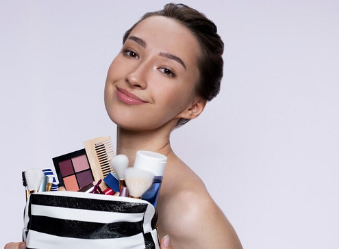 Punya make up kedaluwarsa jangan dibuang dulu, ikuti beberapa tips ini ya! (Foto: Ilustrasi. Dok. Freepik.com)