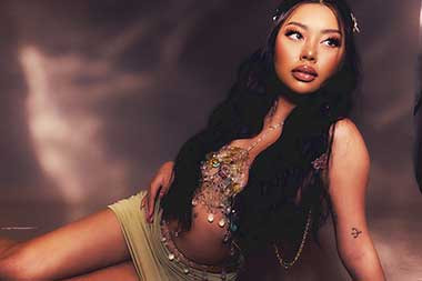 EKSKLUSIF! Lebih Dekat dengan Denise Julia, Penyanyi Filipina Paling Sukses di Spotify