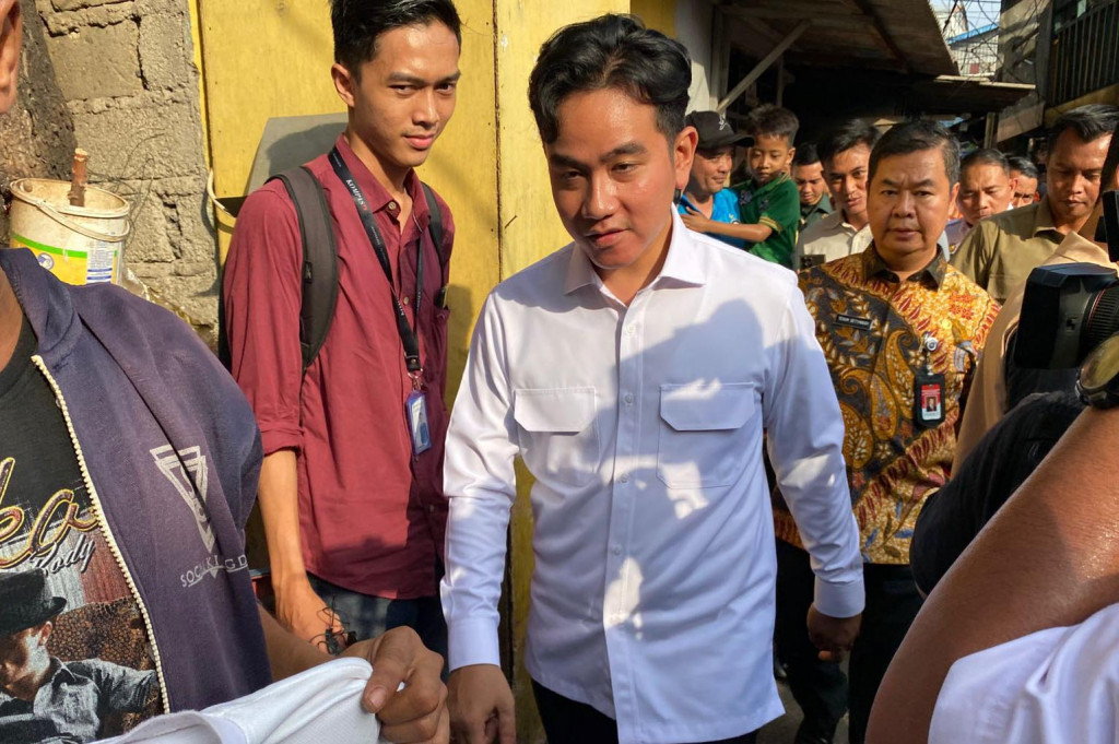 Gibran Kunjungi Posko Kebakaran di Kemayoran