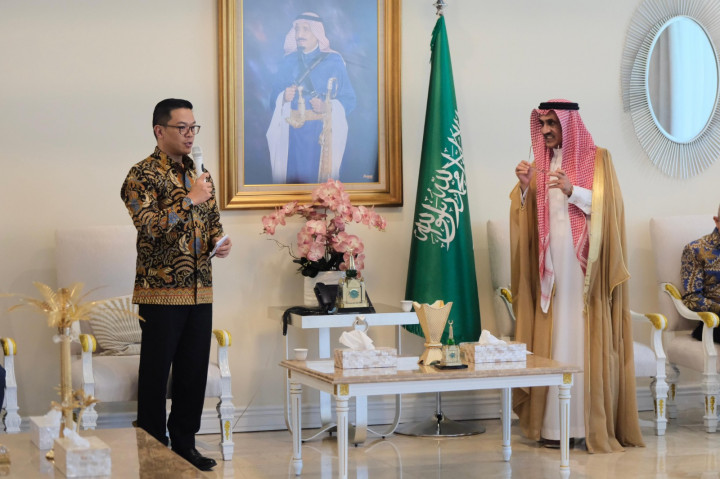 Bertemu Dubes Saudi, Menlu Sugiono Bahas Pembangunan Kampung Haji