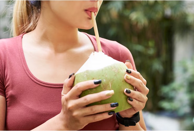 Apakah Air Kelapa Baik untuk Diminum Sebelum Olahraga? Ini Jawabannya