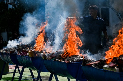 Potret Jutaan Batang Rokok Ilegal Dimusnahkan Bea Cukai Aceh