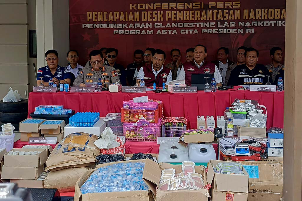 Polisi Bongkar Laboratorium Narkotika Happy Water di Bandung