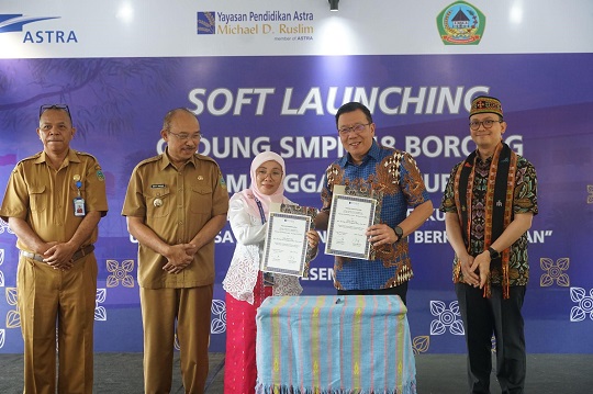 Peluncuran awal sekolah binaan SMPN 18 Borong oleh Yayasan Pendidikan Astra. DOK YPA